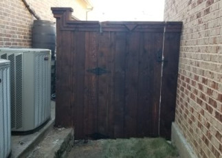 Board on Board Gate w/ Double Trim, Top Cap